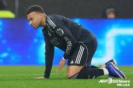 西雅图水手队王牌投手卡斯蒂略在 2023 赛季展现顶级压制力