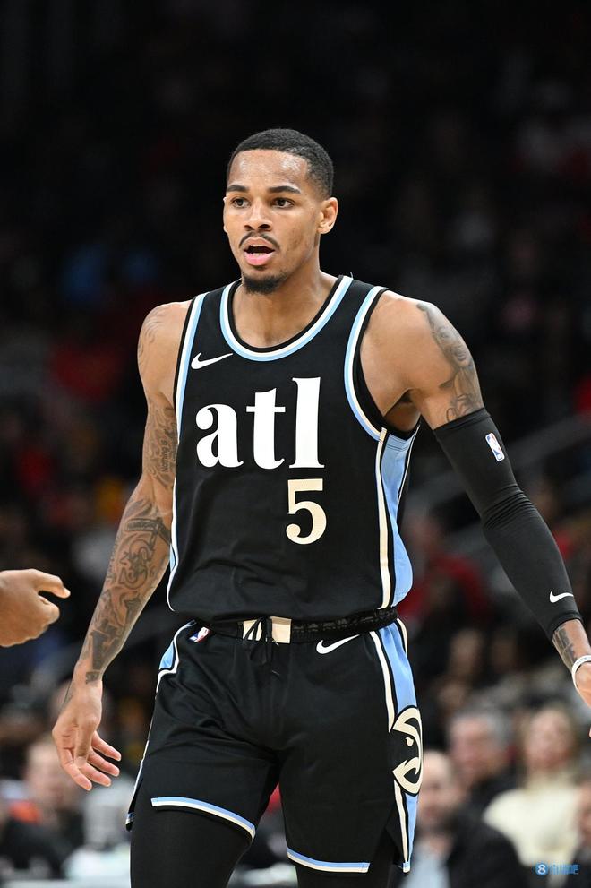 足球报分析日本队表现出色的原因：森保一留任、留洋、和强队约战.